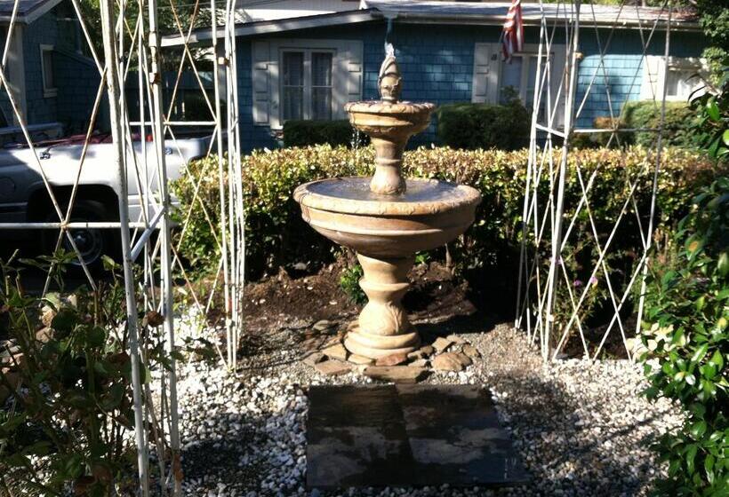 ホテル Americas Best Value Inn Royal Carriage