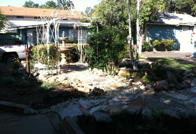 ホテル Americas Best Value Inn Royal Carriage