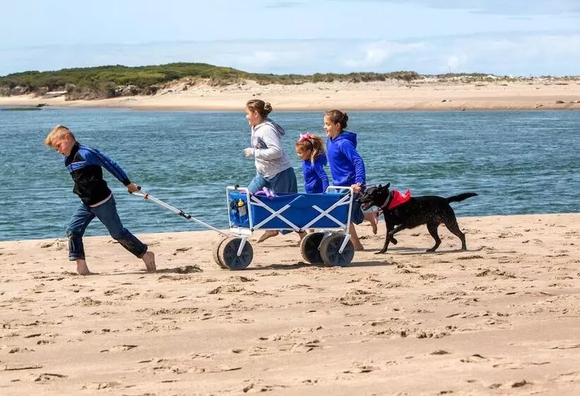 בית מלון כפרי Looking Glass Inn