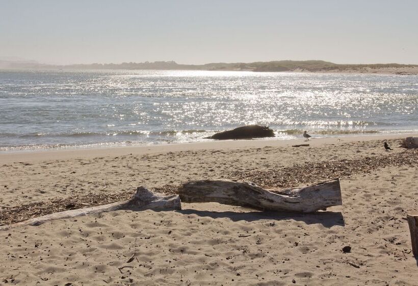 فندق Looking Glass Inn