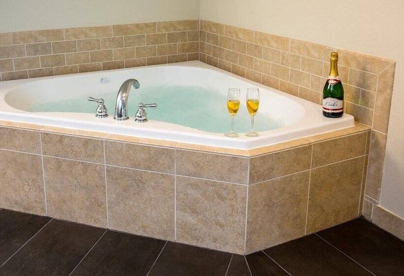 فندق Looking Glass Inn