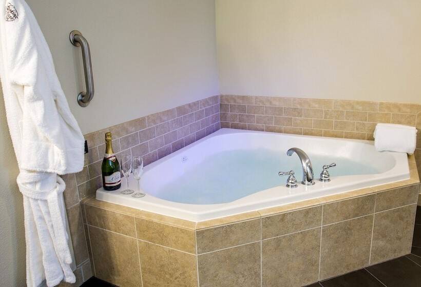 فندق Looking Glass Inn