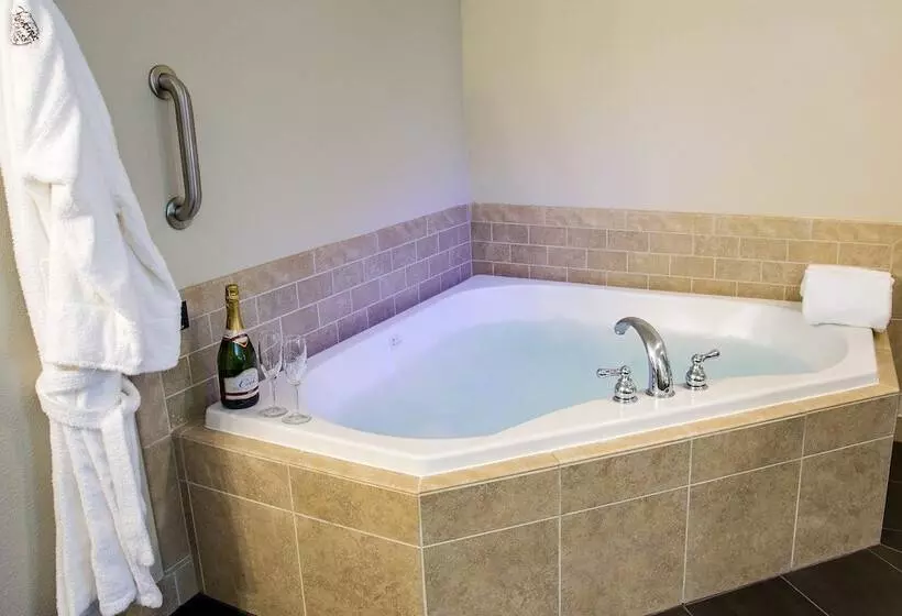 בית מלון כפרי Looking Glass Inn