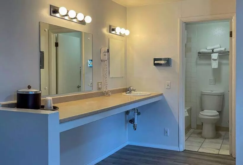 ホテル Rodeway Inn & Suites Omak Okanogan