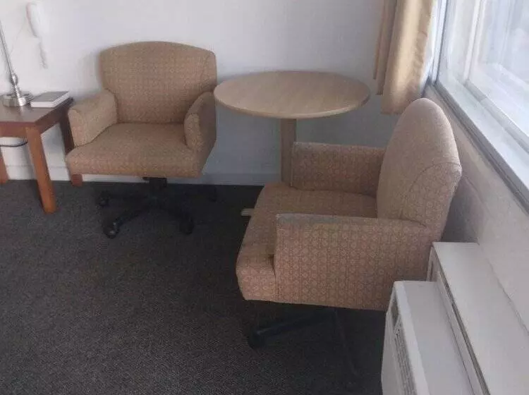 Отель Royal Inn