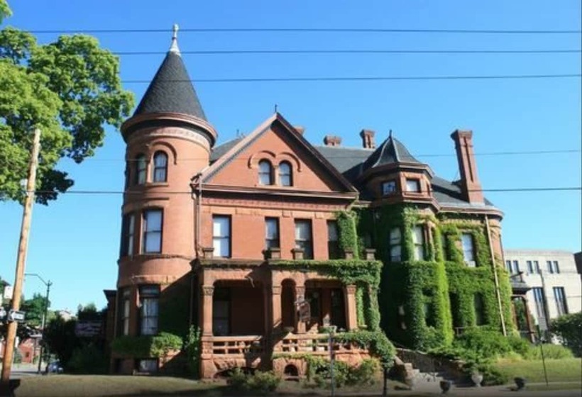 هتل The Redstone Inn And Suites