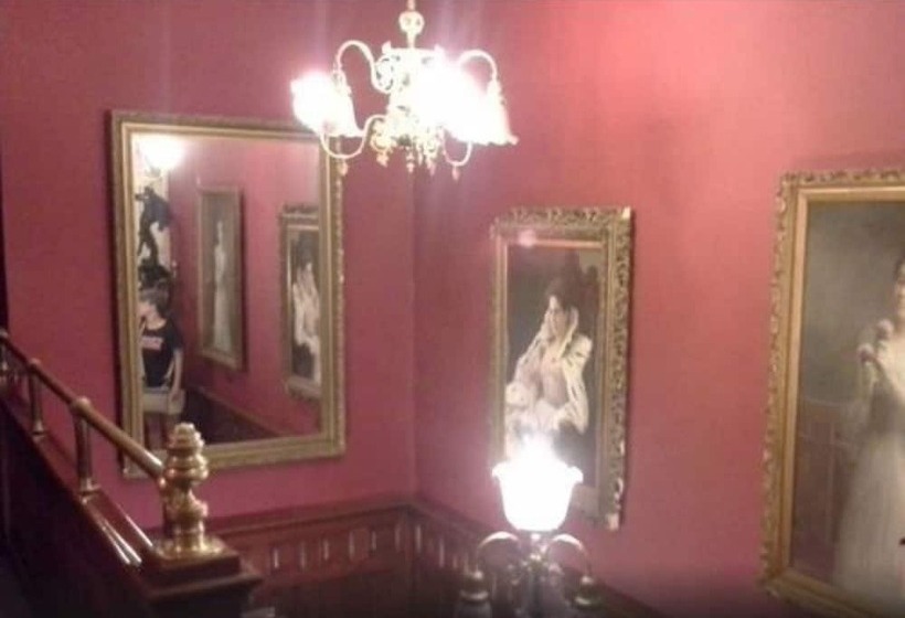 هتل The Redstone Inn And Suites