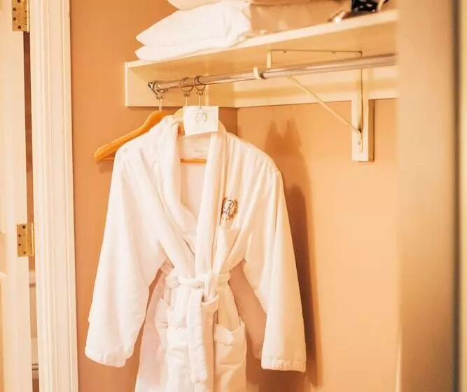 The Remington Suite Hotel And Spa