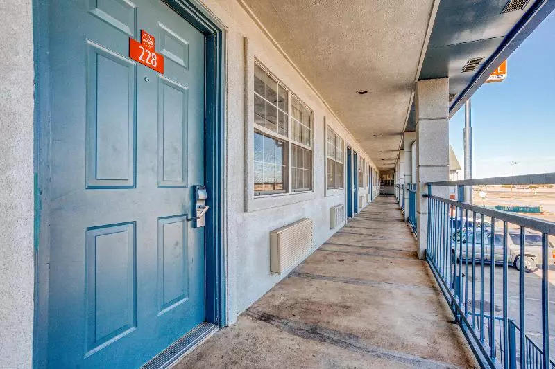 Hotel Wichita Falls I-44