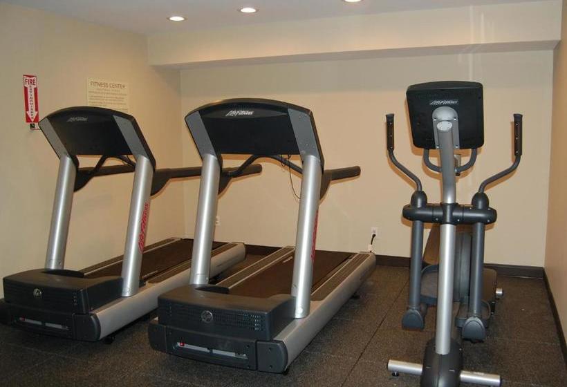 إقامة Hawthorn Suites By Wyndham Indianapolis North