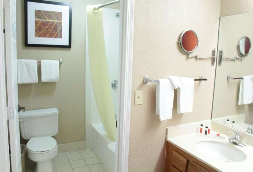 اقامتگاه Hawthorn Extended Stay By Wyndham Wichita