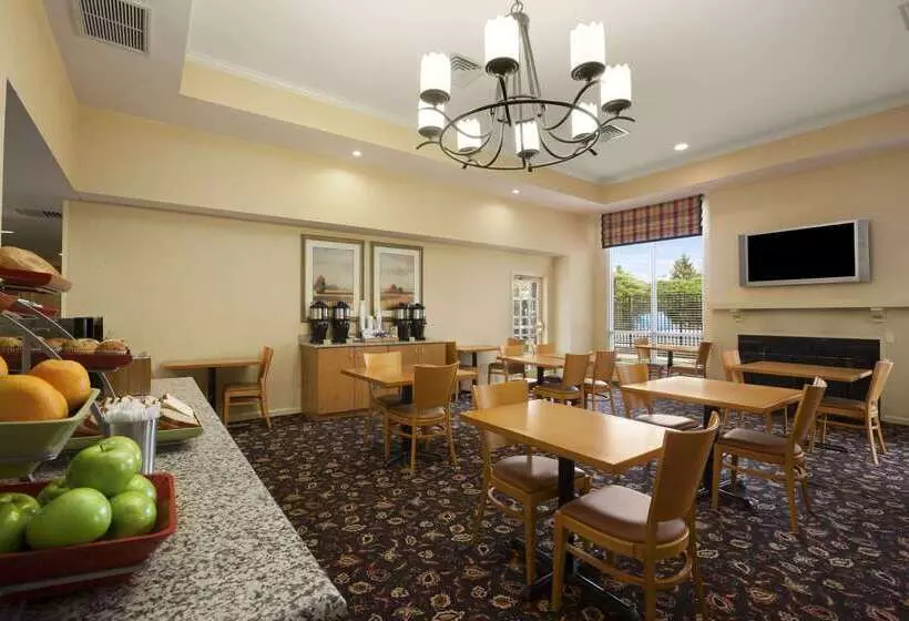 اقامتگاه Philadelphia Suites At Airport   An Extended Stay