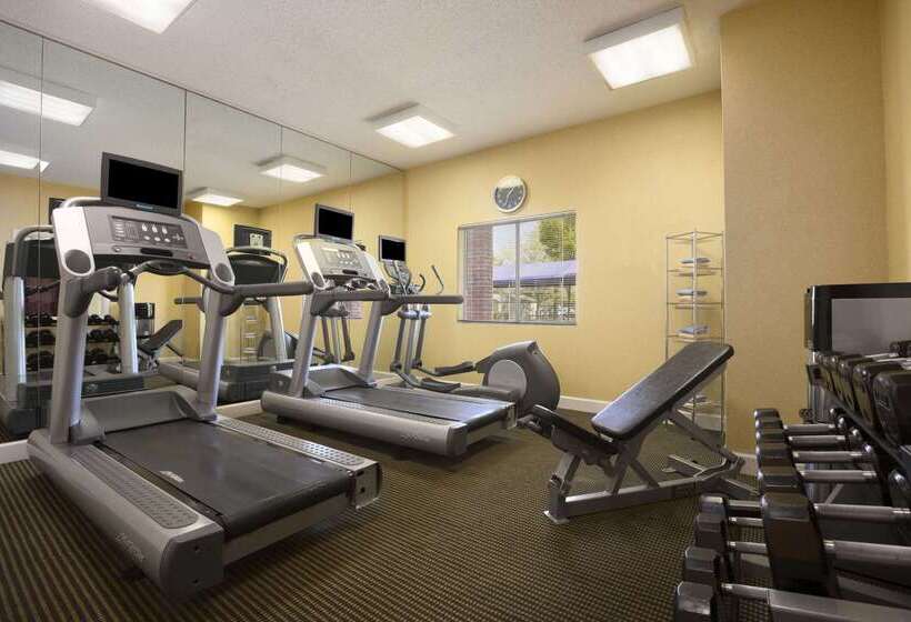 إقامة Philadelphia Suites At Airport   An Extended Stay