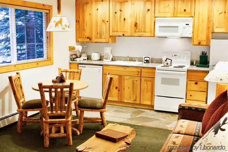 Курорт Red Wolf Lakeside Lodge