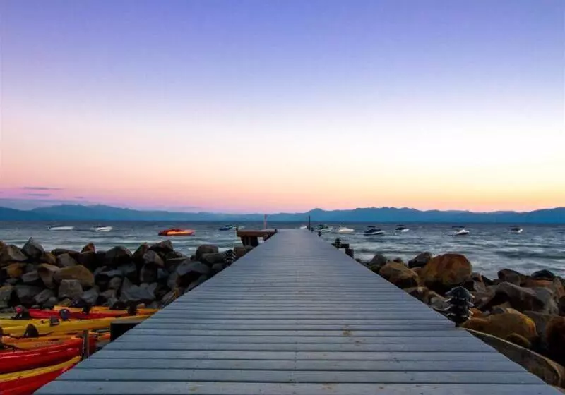 Курорт Red Wolf Lakeside Lodge