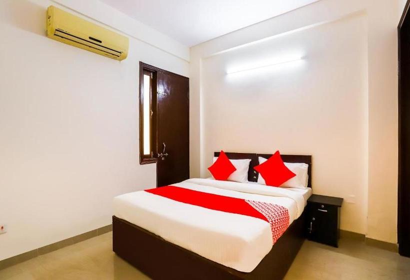 هتل Oyo 63634 Royale Avenue