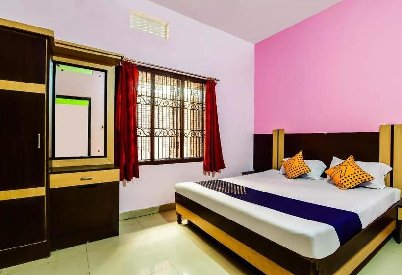 هتل Spot On 63771  Puri Dham