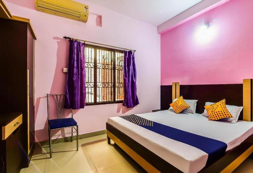 هتل Spot On 63771  Puri Dham