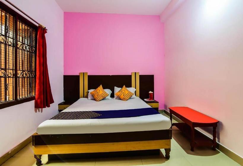 هتل Spot On 63771  Puri Dham