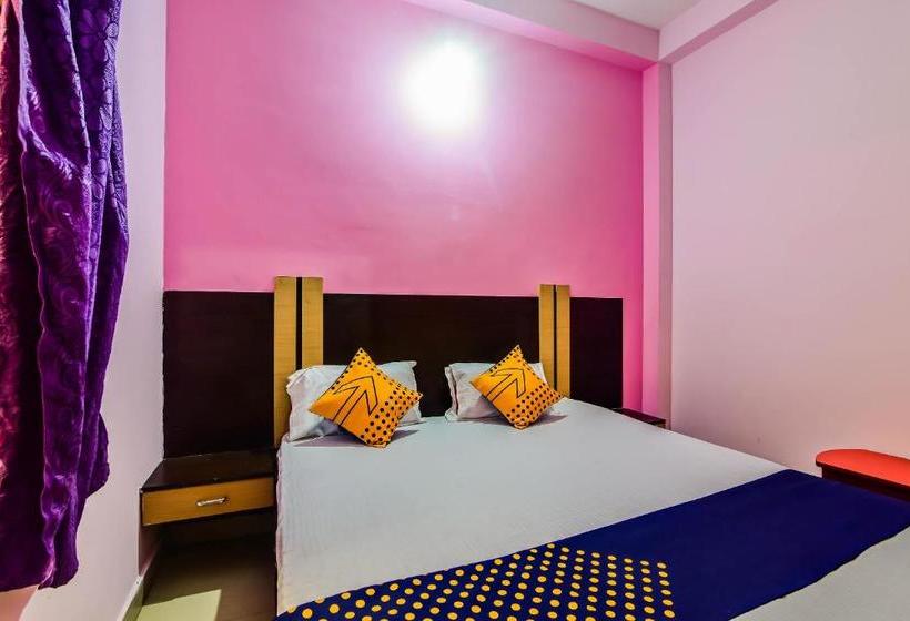 هتل Spot On 63771  Puri Dham