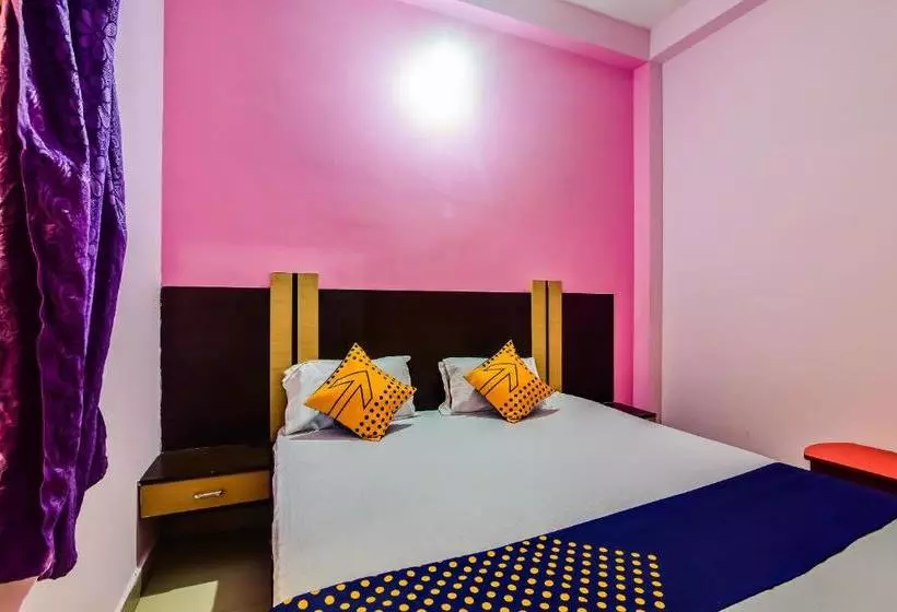 هتل Spot On 63771  Puri Dham