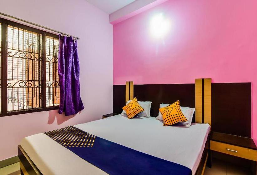 هتل Spot On 63771  Puri Dham