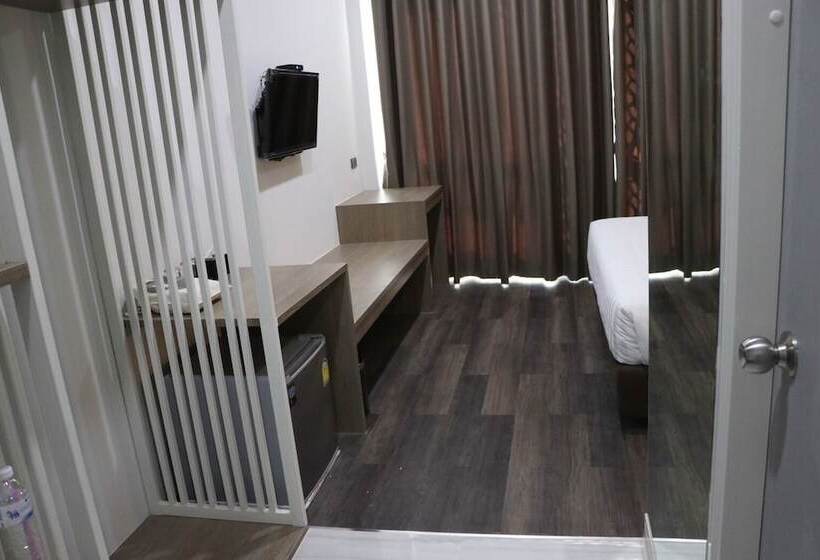 Отель The Vienna Place