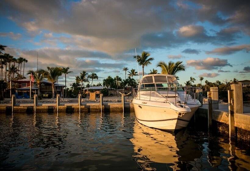 Ragged Edge Resort & Marina