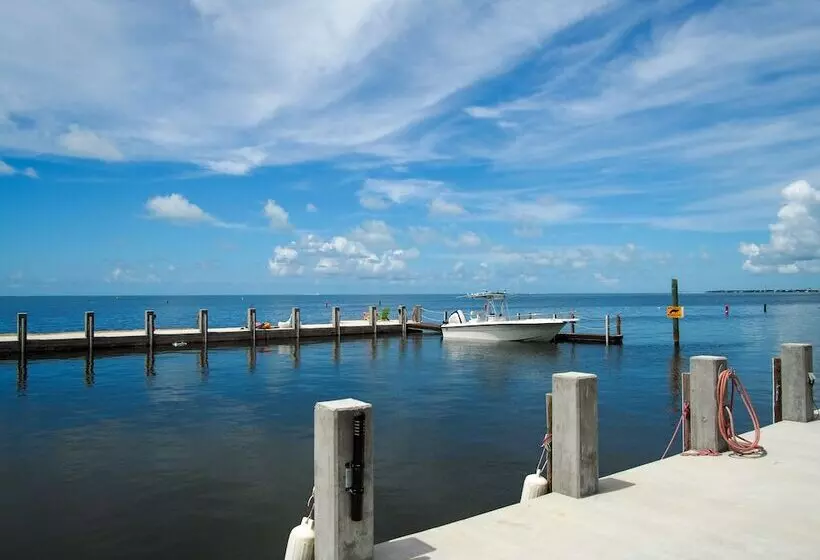 Ragged Edge Resort & Marina