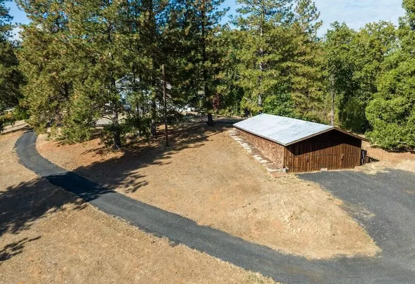 Hotelli Inn At Sugar Pine Ranch