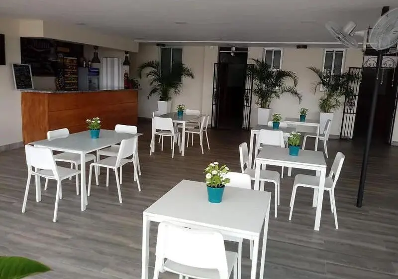 هتل Libano