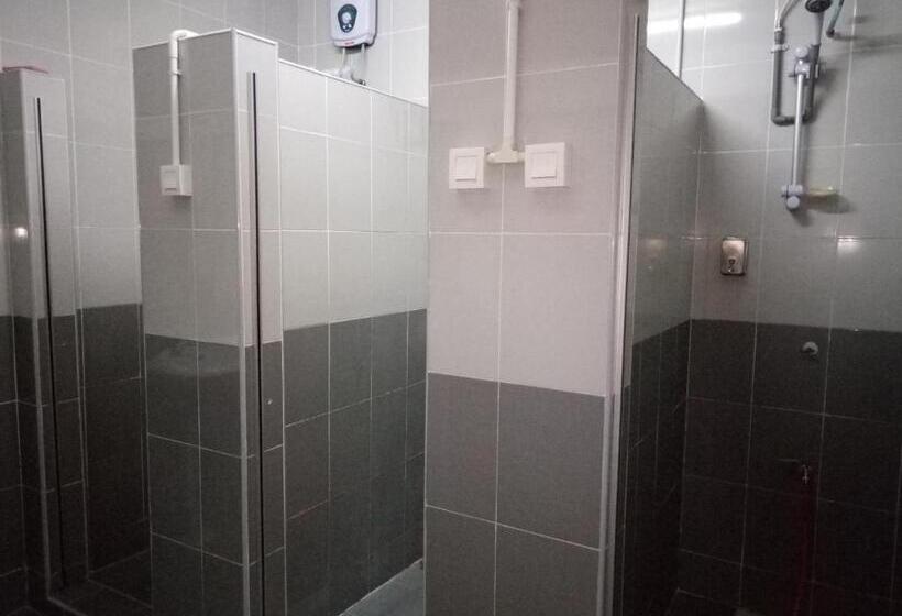 בית מלון כפרי Spot On 89788 Musafir Transit