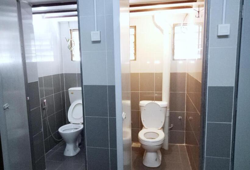 בית מלון כפרי Spot On 89788 Musafir Transit