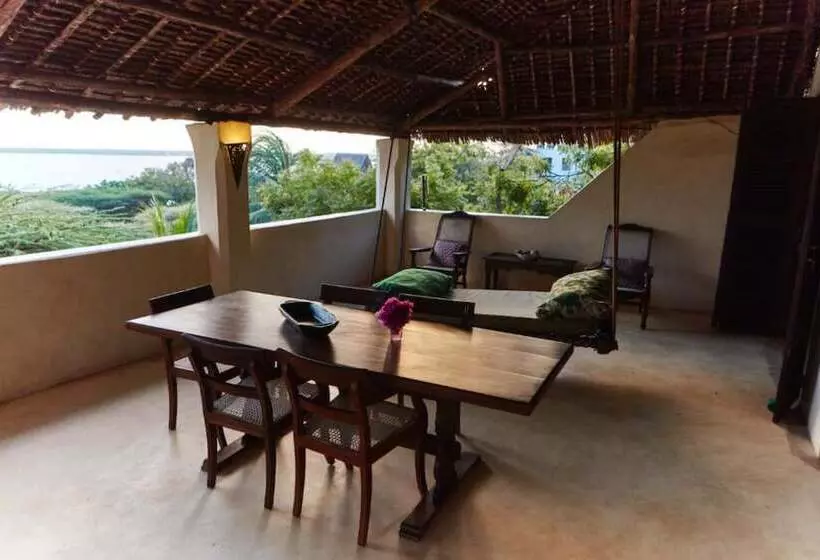 هاستل Banana House And Wellness Centre