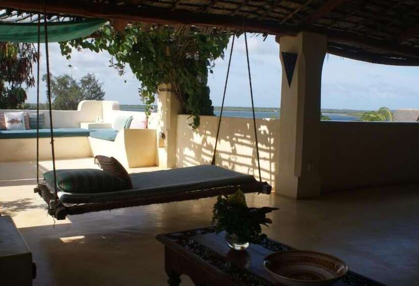 هاستل Banana House And Wellness Centre