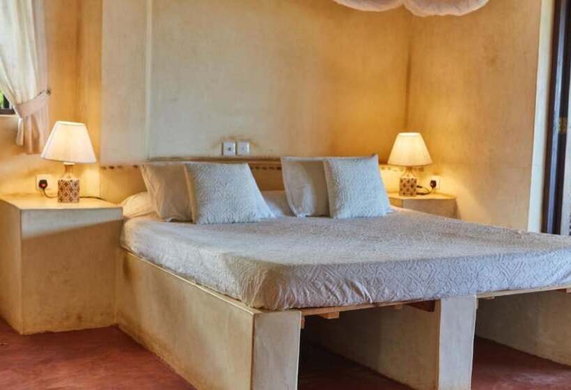 هاستل Banana House And Wellness Centre