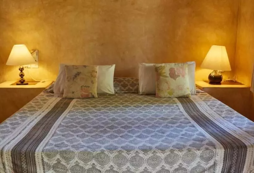 هاستل Banana House And Wellness Centre