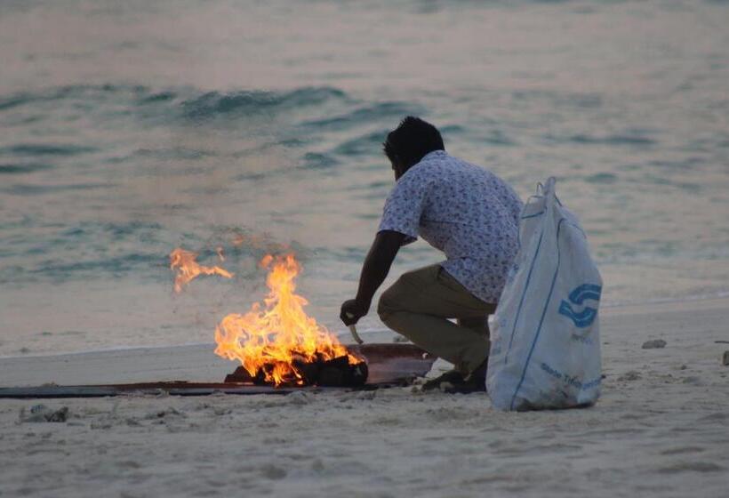 هتل Rasdhoo Wave Blue