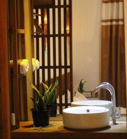 هتل Rasdhoo Wave Blue