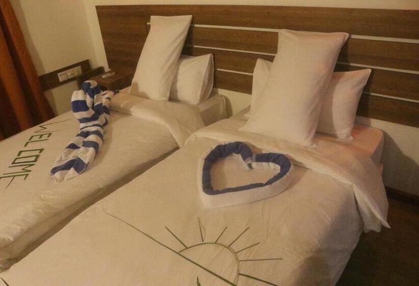 هتل Rasdhoo Wave Blue