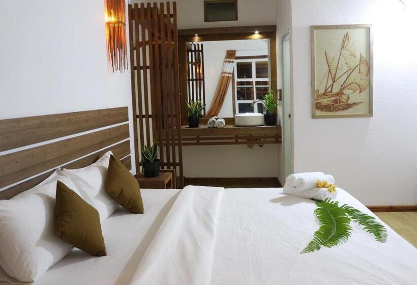 هتل Rasdhoo Wave Blue