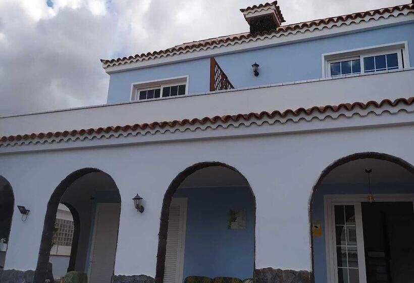 پانسیون The Blue House