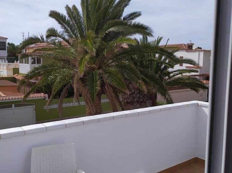 پانسیون The Blue House