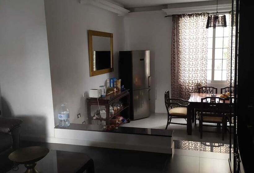 پانسیون The Blue House