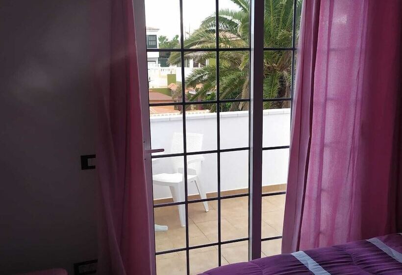 پانسیون The Blue House