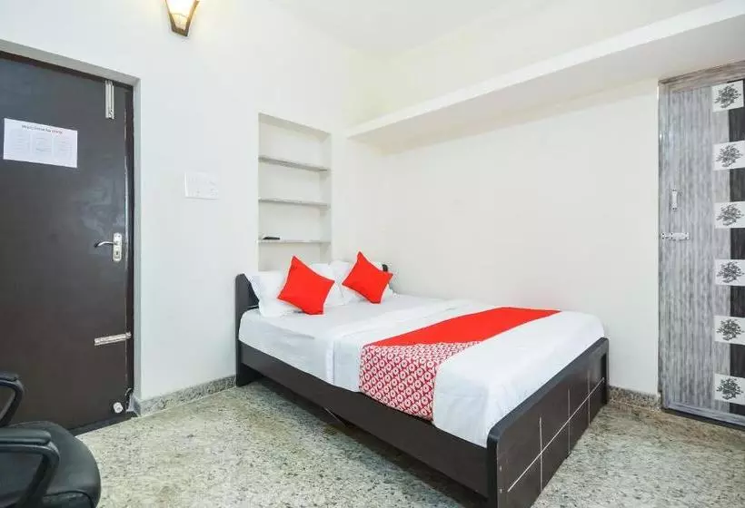 هتل Oyo 68880 Arudhra Inn