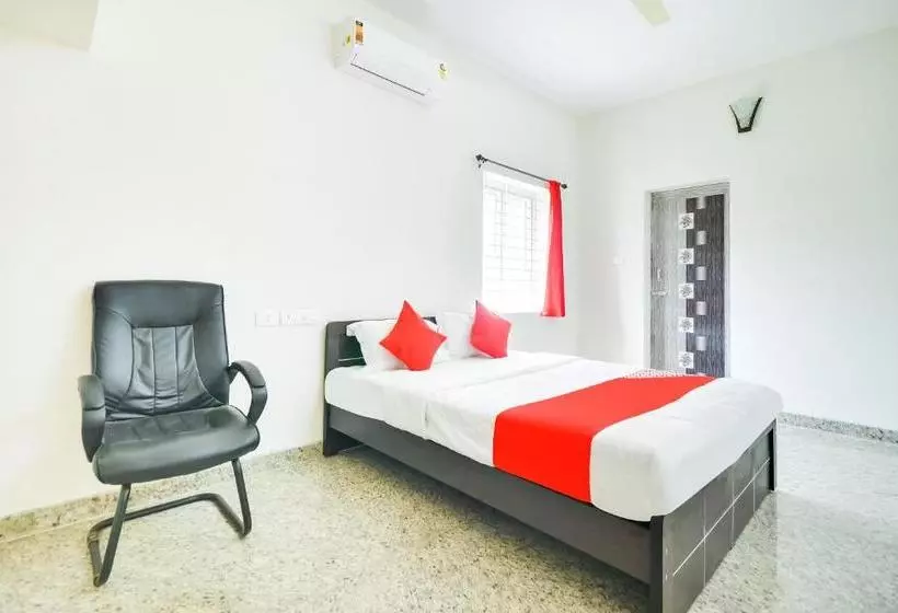 هتل Oyo 68880 Arudhra Inn