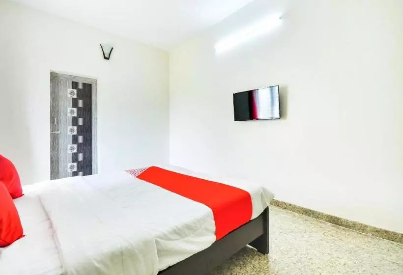 هتل Oyo 68880 Arudhra Inn