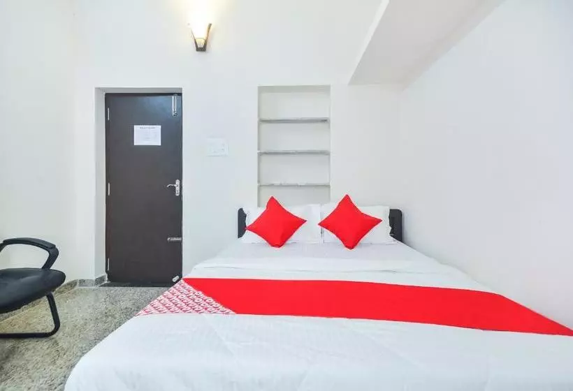 هتل Oyo 68880 Arudhra Inn