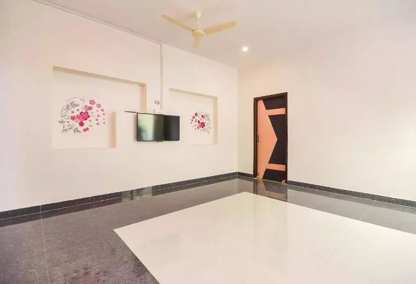 هتل Oyo 68880 Arudhra Inn